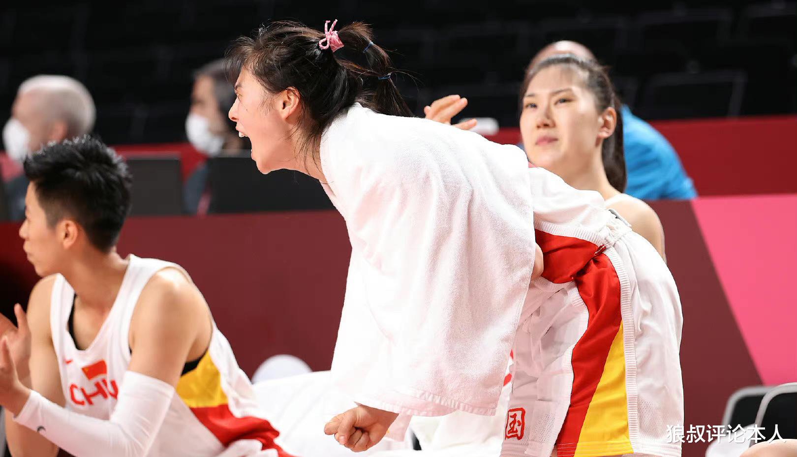 中国女篮无缘4强仍有惊喜，1人硬仗证明自己，有能力成核心后卫(3)