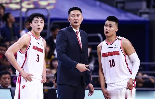 中国男篮将面临三大赛事的严峻考验，压力全在杜锋这里了？(3)