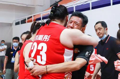 中国女篮的未来，单场39分15板！20岁+名校，女版鲨鱼正式诞生了