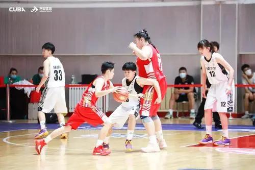 中国女篮的未来，单场39分15板！20岁+名校，女版鲨鱼正式诞生了(2)