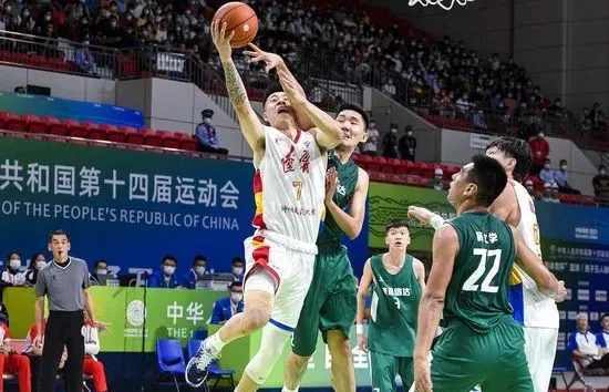 炸裂！34分钟18分7板！真是中国男篮第一天赋！他帽傻了NBA落选秀(4)