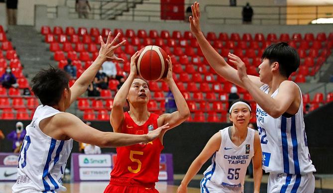 两战净胜165分！中国女篮疯狂连胜，死磕残阵澳洲，有望全胜晋级(3)