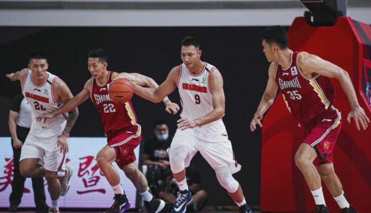 中国篮球运动员易建联，可谓是国人的骄傲，球技一流(6)