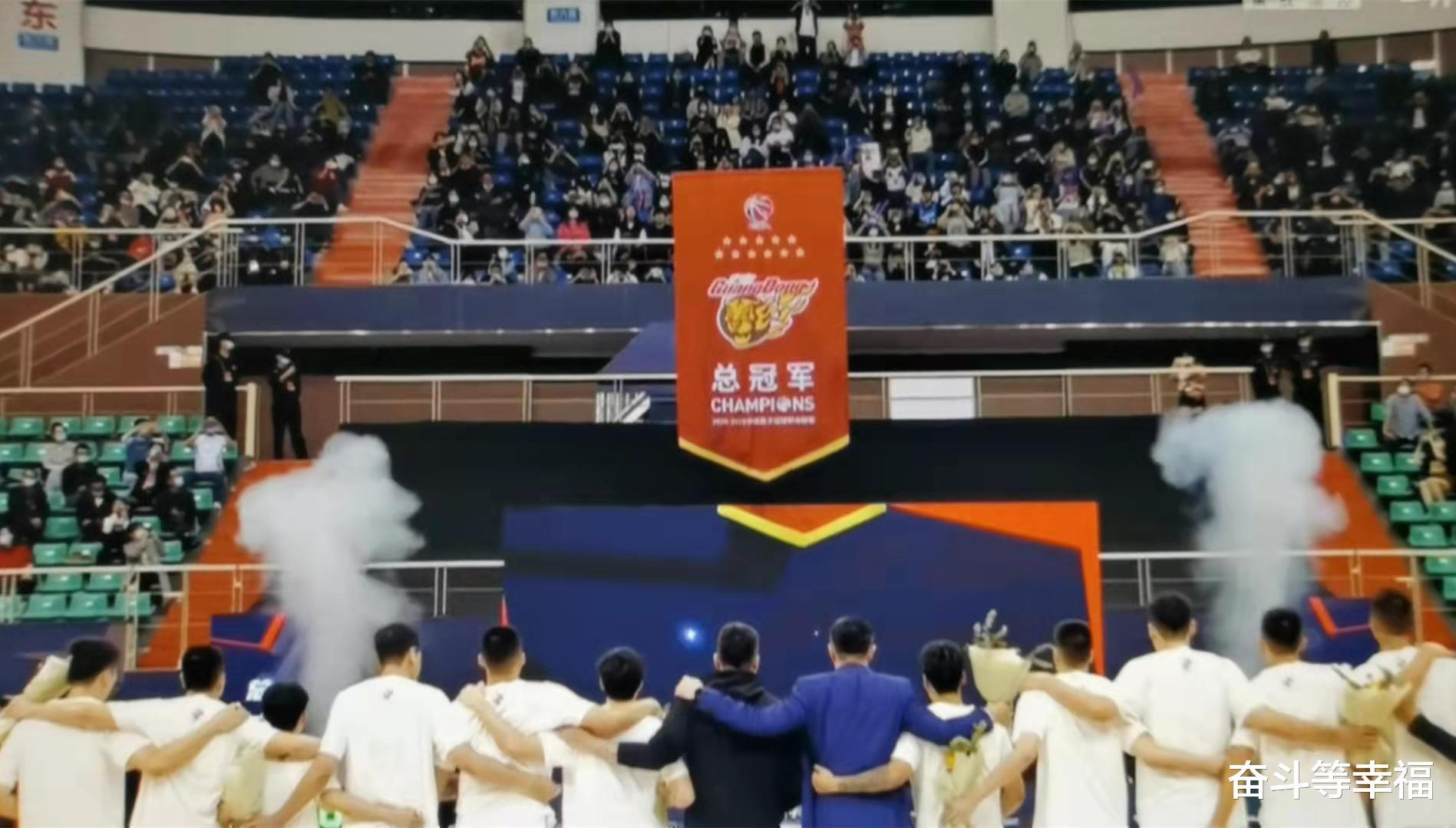 106比83！卫冕冠军广东队迎来开门红，易建联16分2篮板，徐杰最佳(4)