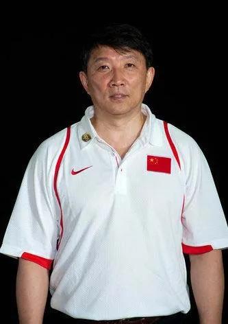 宫鲁鸣指导当中国篮球协会主席具备的四个条件