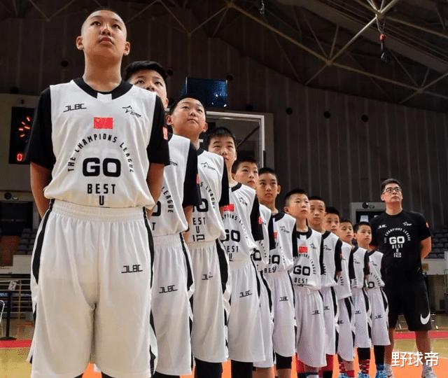 三分16中10，号称国产小汤神！一群12岁少年，为中国篮球埋下种子(4)