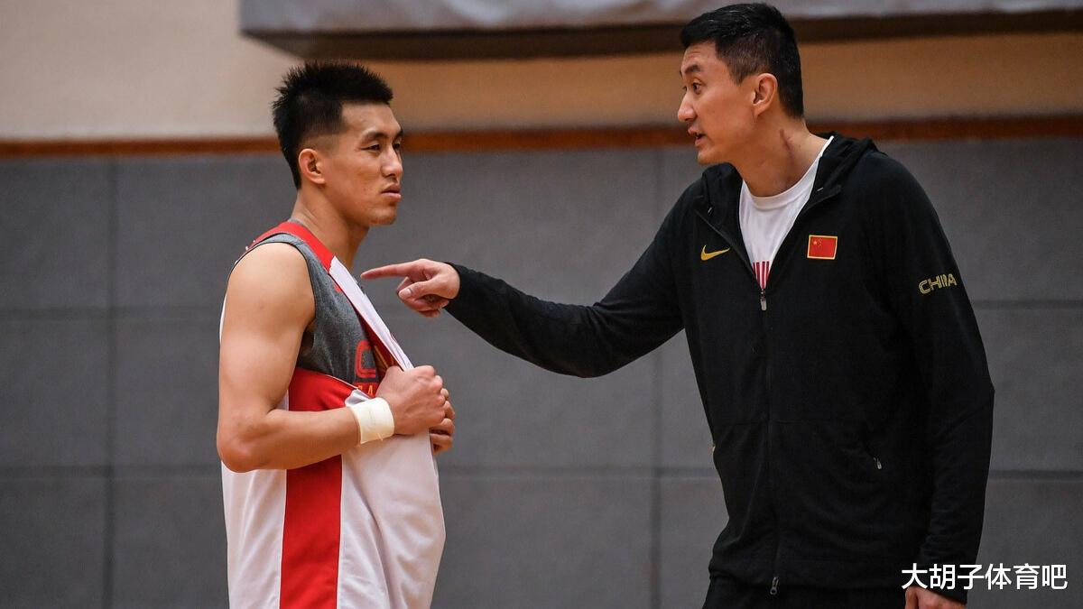 别争了！中国男篮“第1控卫”并非郭艾伦，FIBA意外官宣，太赞了(2)