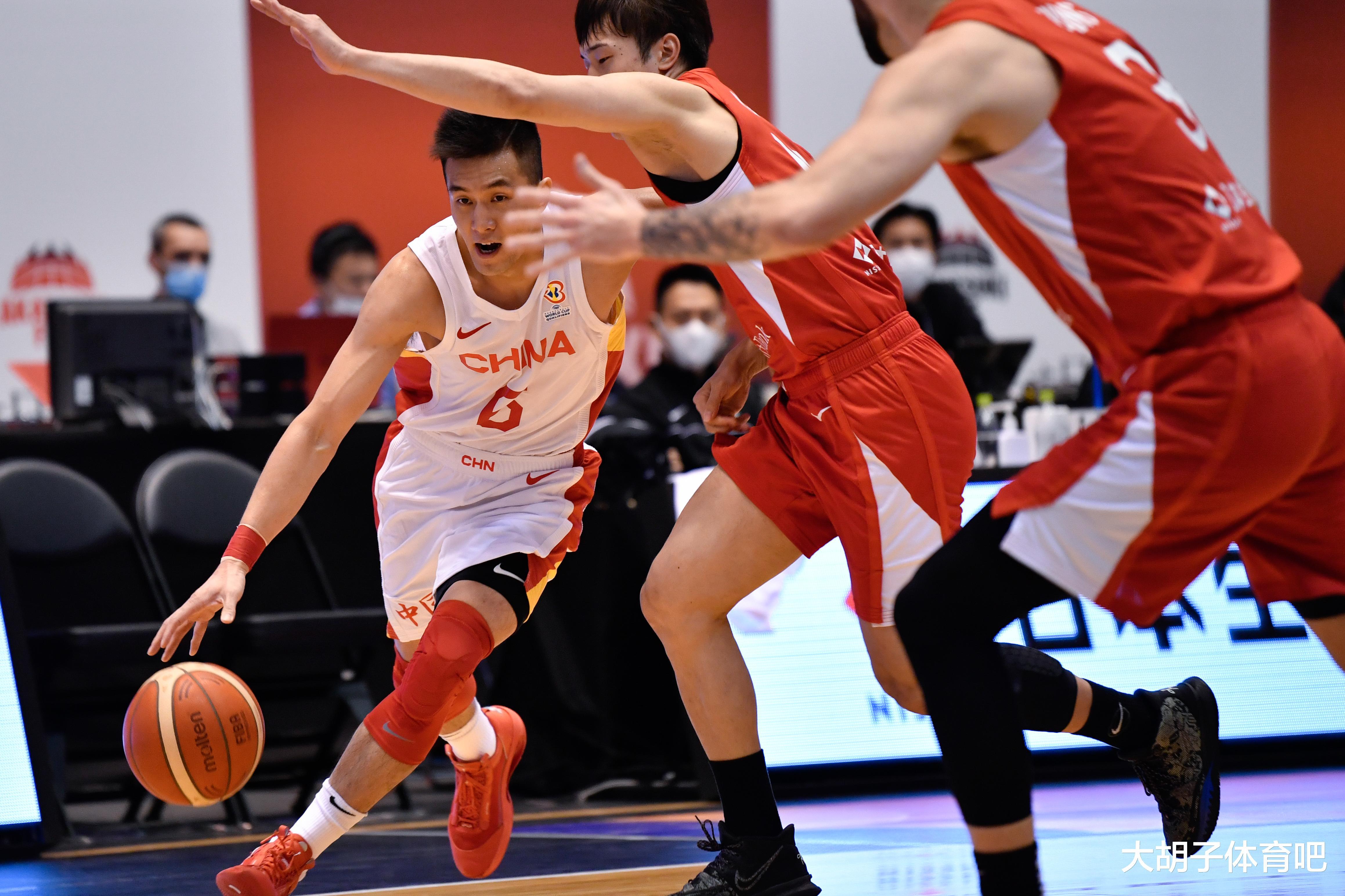 别争了！中国男篮“第1控卫”并非郭艾伦，FIBA意外官宣，太赞了(3)