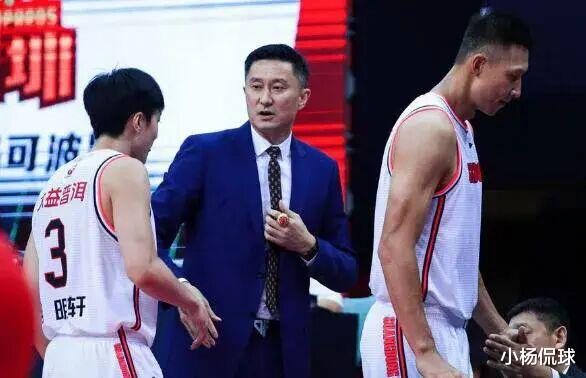 大胜过后广东男篮收获两个利好和四个问题，主教练杜锋未来工作真的不好做(1)