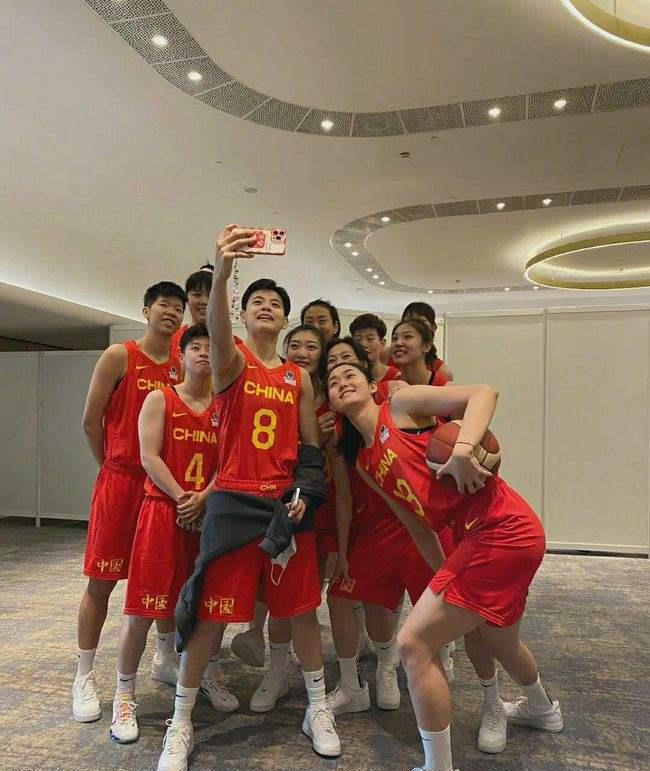 晚上22点，中国女篮正式出征世预赛，新帅新队长引爆三大看点(3)