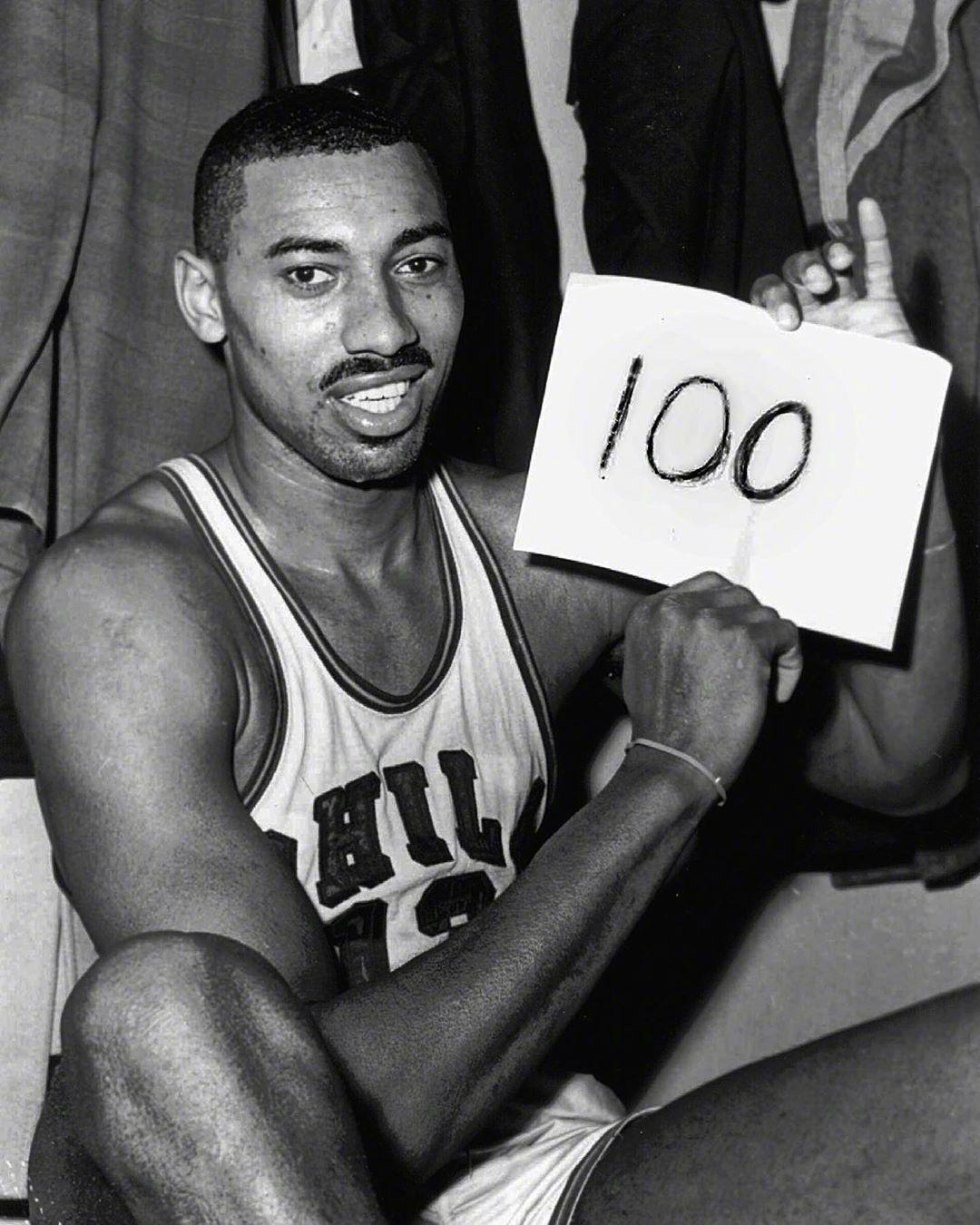 历史上的今天：上古神兽张伯伦创造NBA超凡三双纪录！！！(3)