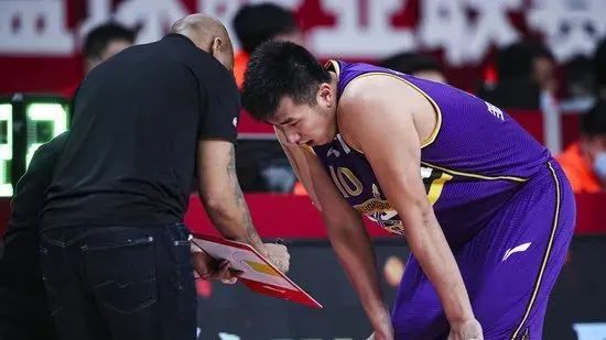 突发！又韧带撕裂啊！他曾是最接近NBA的中国内线