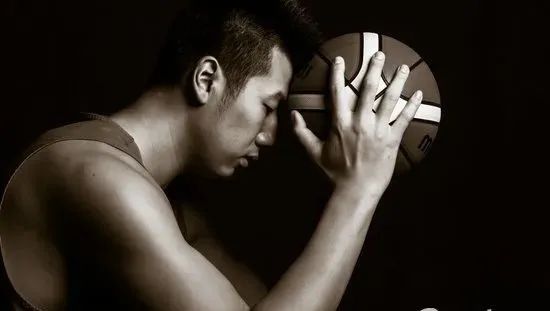 突发！又韧带撕裂啊！他曾是最接近NBA的中国内线(4)