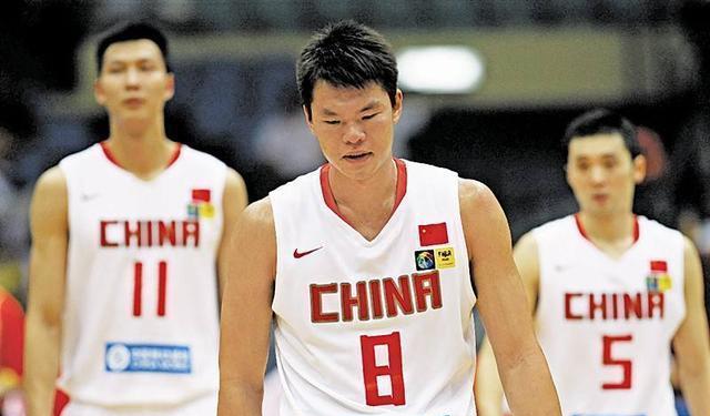 在中国篮球历史上，谁是第二大篮球运动员？(4)
