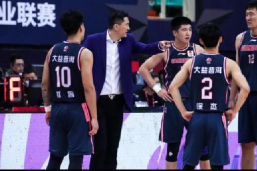 广州将以压倒性的优势战胜天津队，取得第一场胜利，杜锋防守取胜(3)