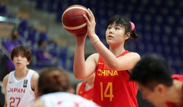祝贺杜锋，264斤2米19巨人送好消息，中国女篮214斤神塔太幸运(3)
