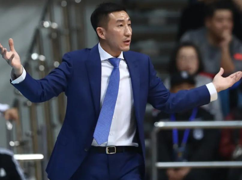 北京篮球队功臣张云松，从球员升级为副总经理，精准传递篮球精神(1)