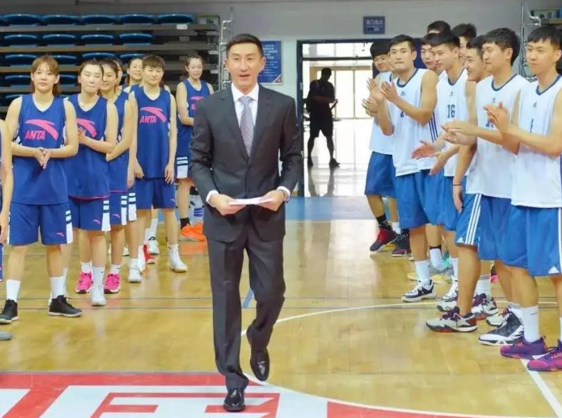 北京篮球队功臣张云松，从球员升级为副总经理，精准传递篮球精神(3)