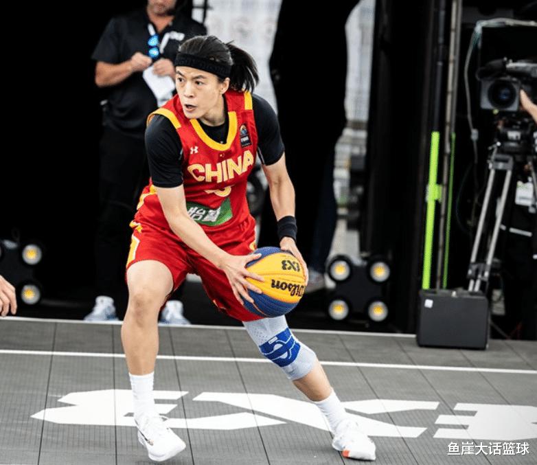 中国女篮守住胜利，2胜1负！王丽丽6分力挽狂澜，两远投太关键