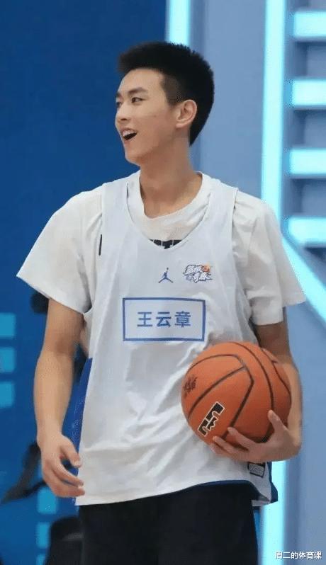 中国男篮球员“黑料”曝光！霸凌同学，只因感觉对方鞋子是假的(1)