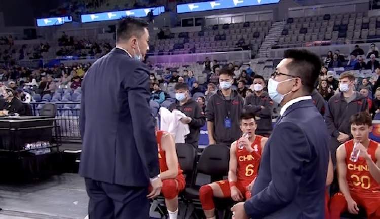 从2分到36分！杜峰怒开“吹风机”，中国男篮顺利晋级世预赛第二阶段(3)