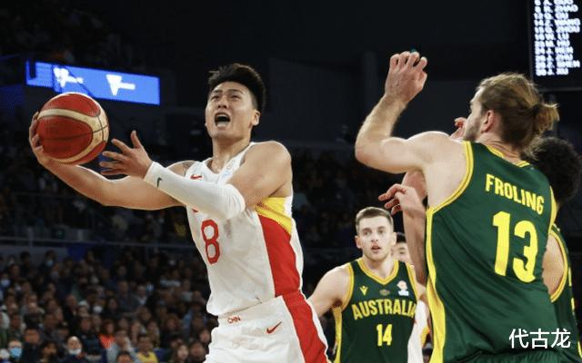 耻辱！中国男篮23分惨败，第四节只拿到3分，被澳大利亚双杀