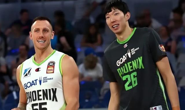 中国男篮输球后，梅克跟德拉维多瓦说出心里话，直接点出我们短板(2)