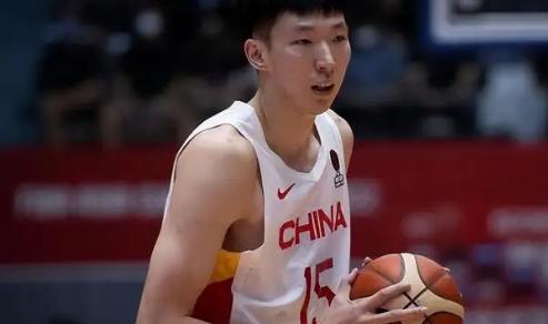 国际篮联正式官宣，中国男篮核心内线获重大殊荣，后期将重返NBA(3)