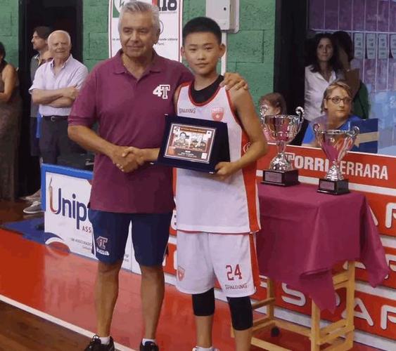 2个16岁中国篮球天才少年的不同选择，时间会告诉我们谁对谁错(3)