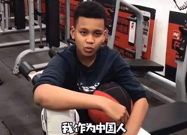 2个16岁中国篮球天才少年的不同选择，时间会告诉我们谁对谁错(12)