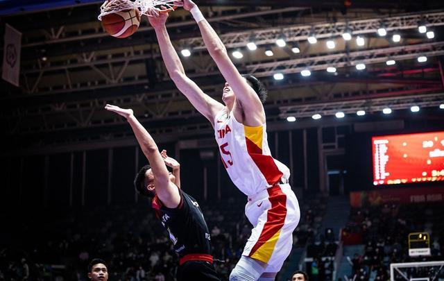 加盟太阳了？中国男篮最强内线正式发声，NBA成最大“潜在下家”！(2)
