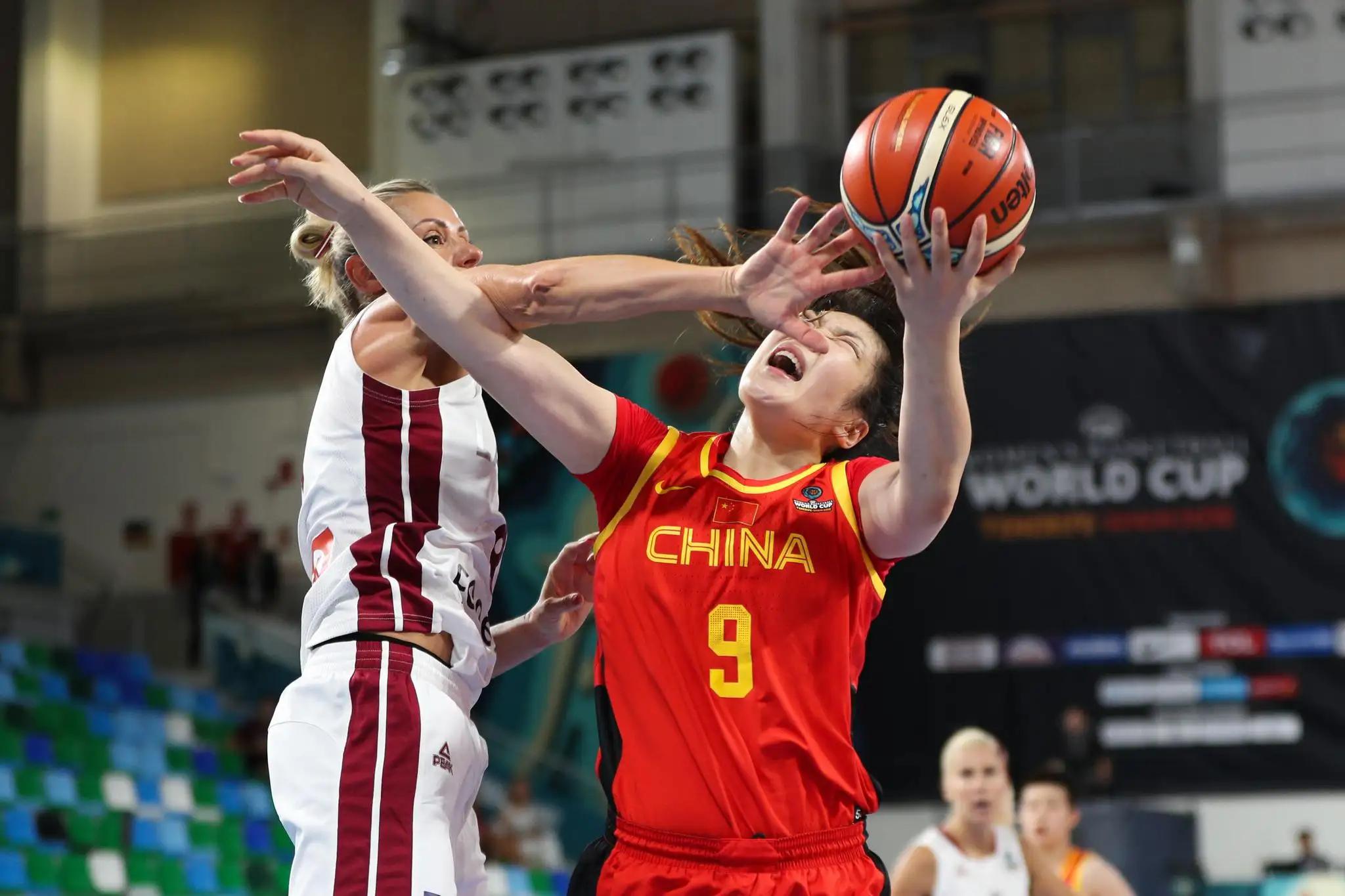 国际篮联力挺，中国女篮太牛了，力压东道主排名第二(3)