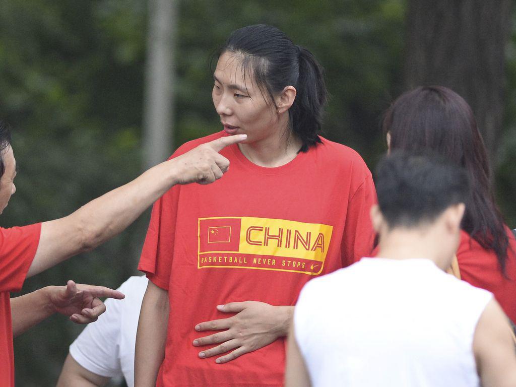 中国女篮的巅峰，身高就是她最大的优势，亚洲第一中锋就是这样得来的(4)