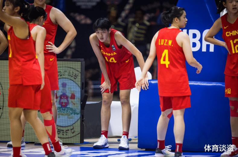 别骂了！中国女篮26分惨败，篮板56比26被欺负，收获亚军太累了(4)
