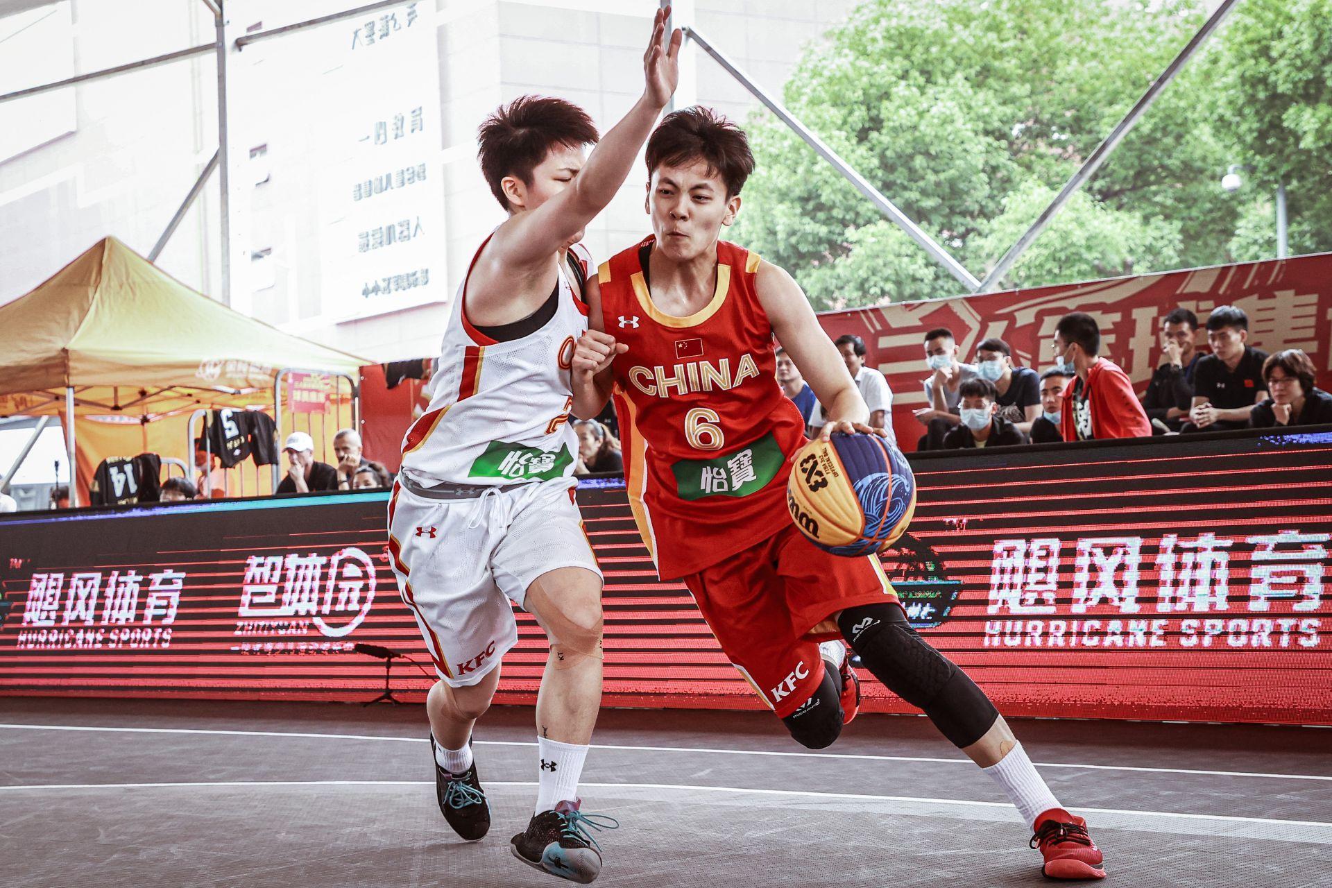 中国篮球界的半边天，女篮队伍中的巾帼英雄，杨舒予为什么这么受欢迎？(3)