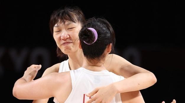 辽宁热身赛两连胜，王哲林今日归队，女篮两人入选值得关注的球员(3)