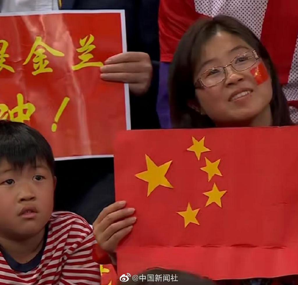 中国女篮战胜澳大利亚后球迷欢呼如主场作战,澳媒ABC记者阴阳怪气被狂怼(2)