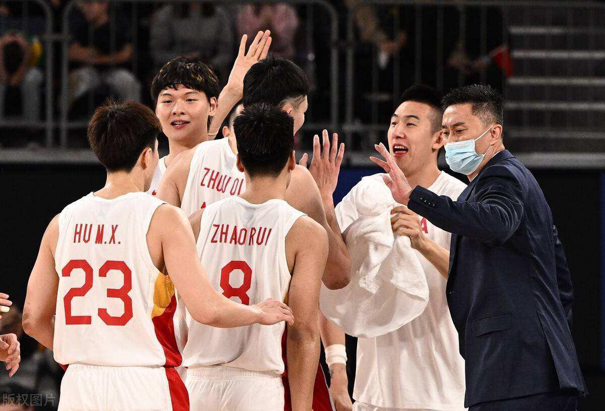 心酸！中国男篮看了脸红吗，下次别输给他们了！(3)