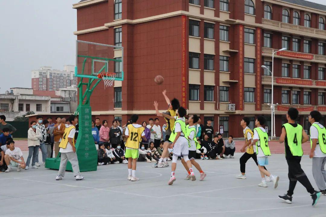 信阳衡水高级中学篮球比赛进行中(7)