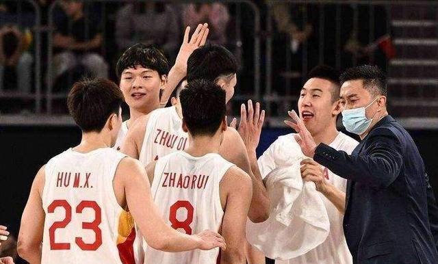 从之前姚明带伤出战，到如今球员纷纷退出，中国男篮到底怎么了？