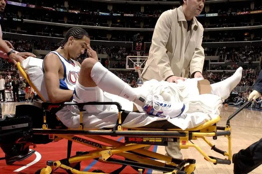 在NBA全明星赛中，恶意犯规的球员真是不少，詹姆斯维金斯受伤都很正常(2)