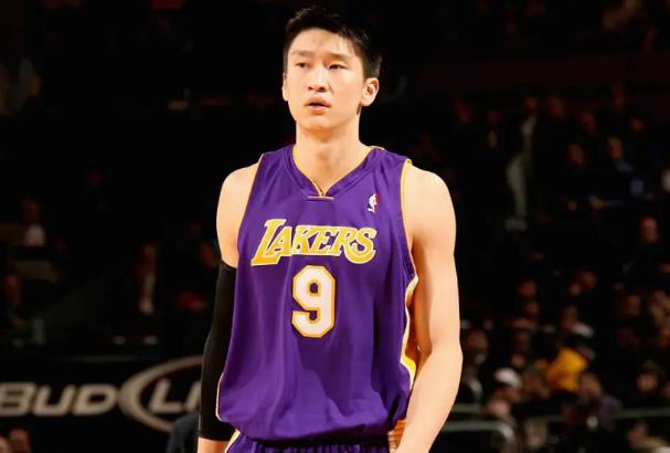 孙悦通过高强度的篮球练习，让身体状况不佳，获得多个金牌奖项(6)