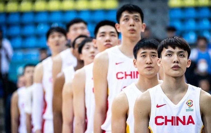 收视率第一！中国男篮正式晋级世界杯，现场球迷疯狂：敲锣打鼓(6)