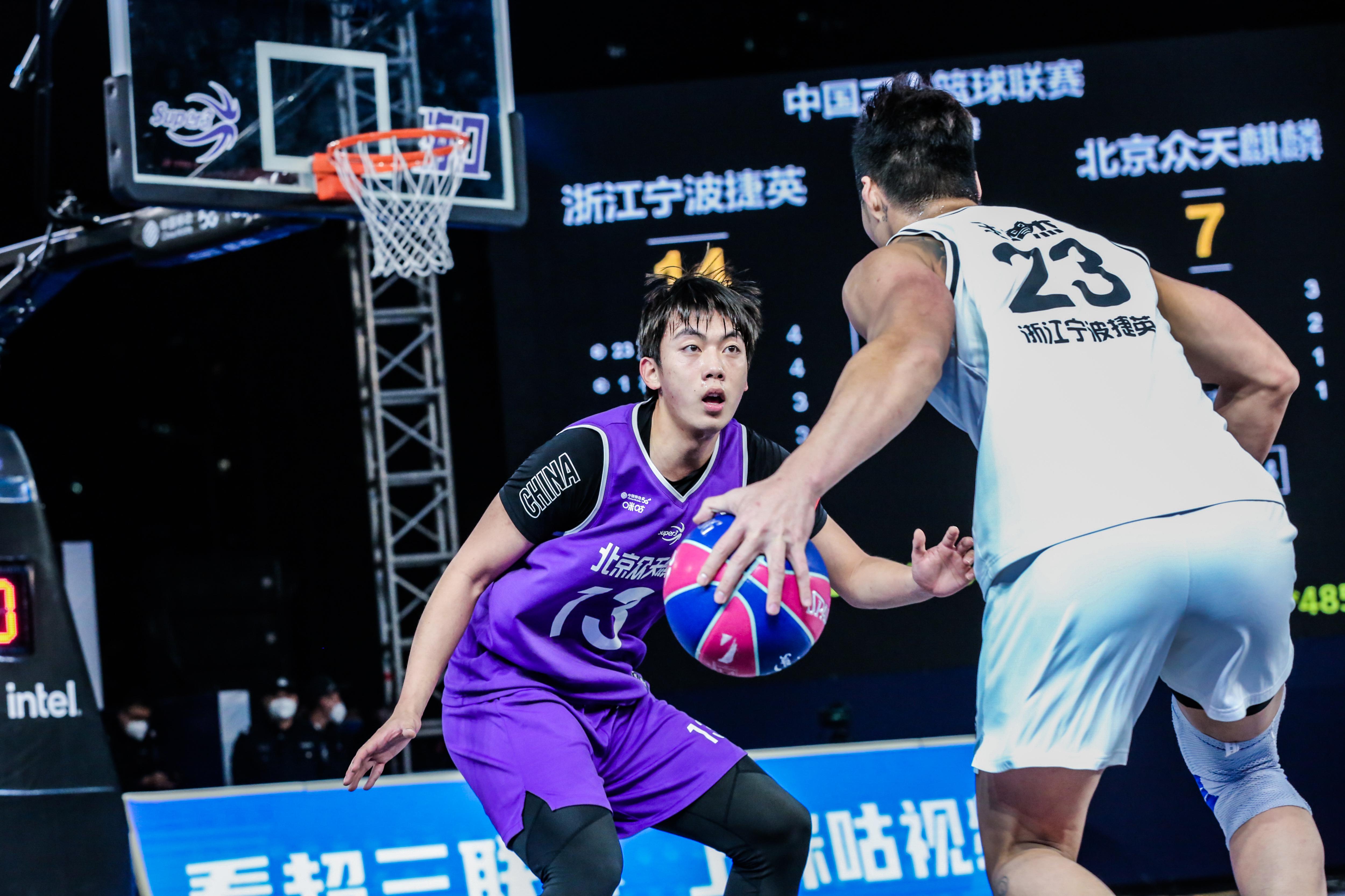 曾在北京首钢注册的他转战三人篮球，菜鸟赛季便成球队得分王(2)