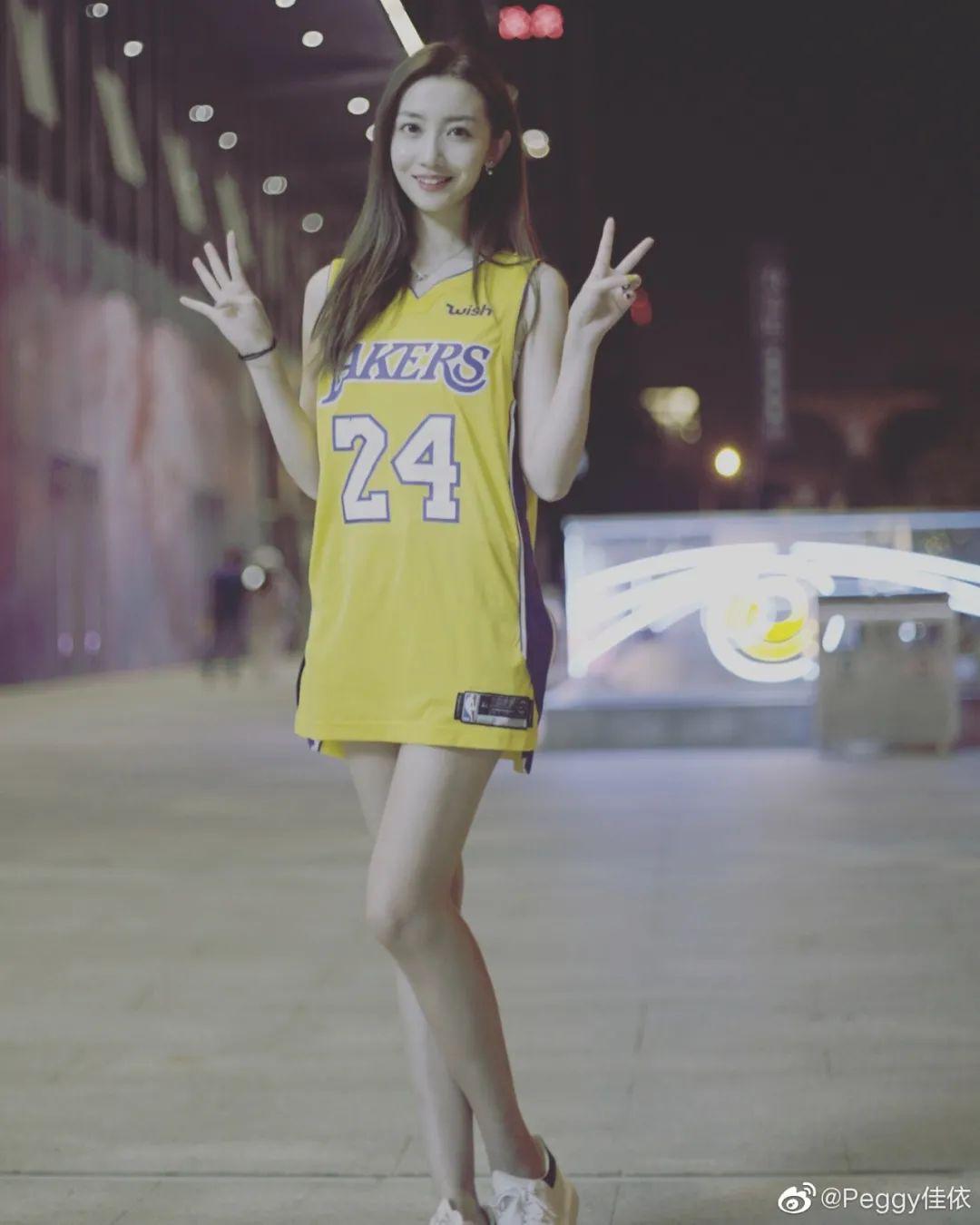 【纬度花边】|NBA女主持人—佳依(13)