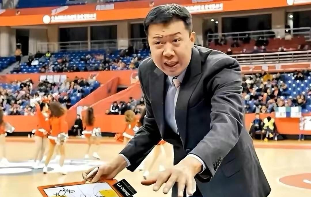 曝中国男篮最新教练组成员，2外教加3中教，王治郅重返国家队(5)