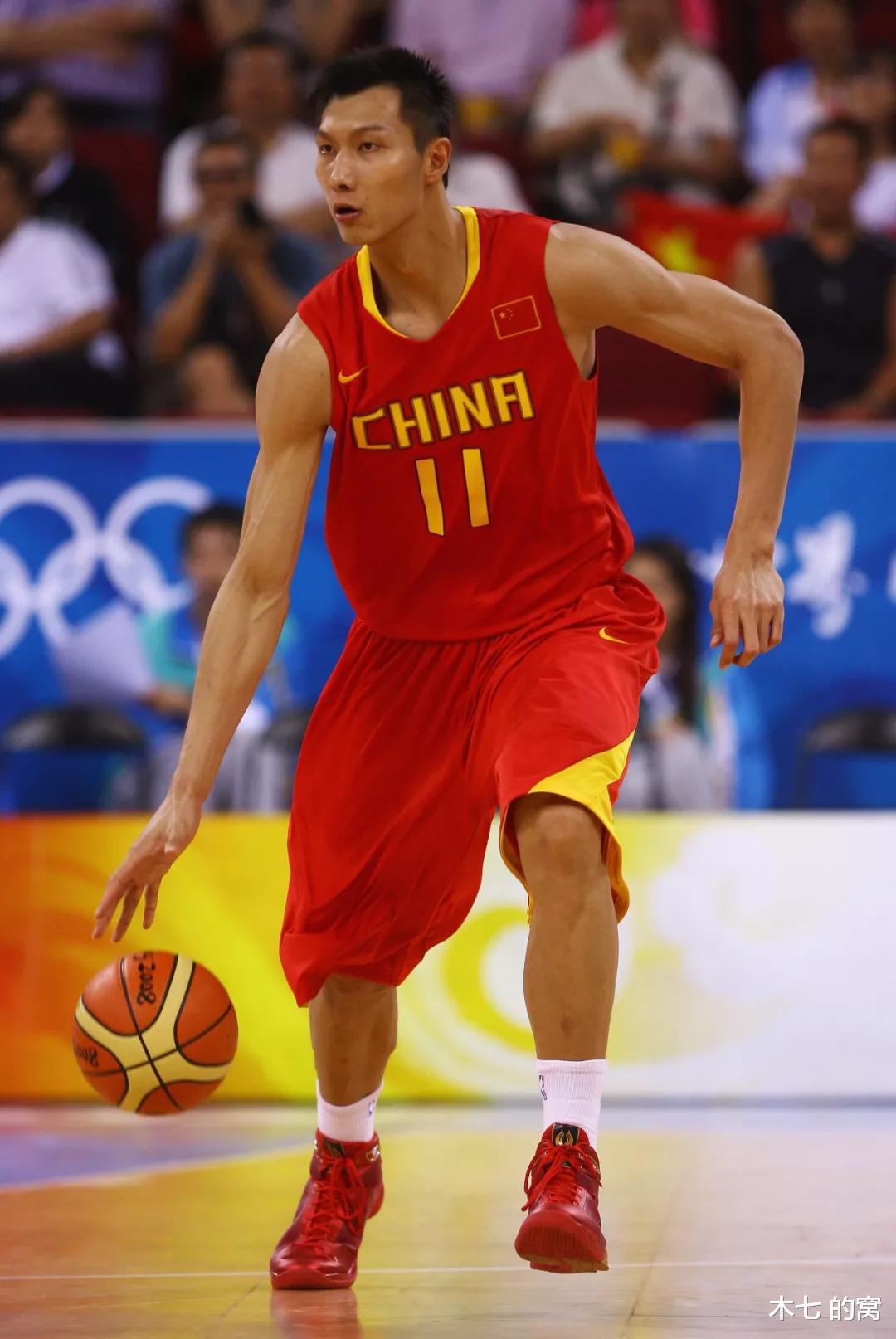 中国男篮黑色训练服亮眼！经典球衣你还记得多少？(12)