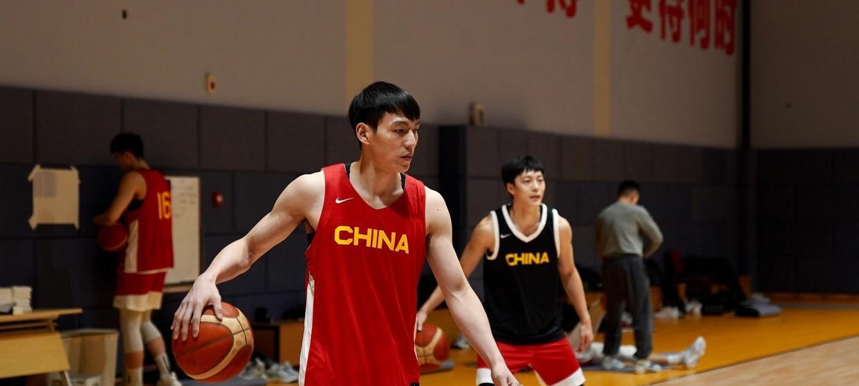 恭喜中国男篮！乔帅3大爱徒或遭NBA球探关注，20岁新星或参加选秀(3)