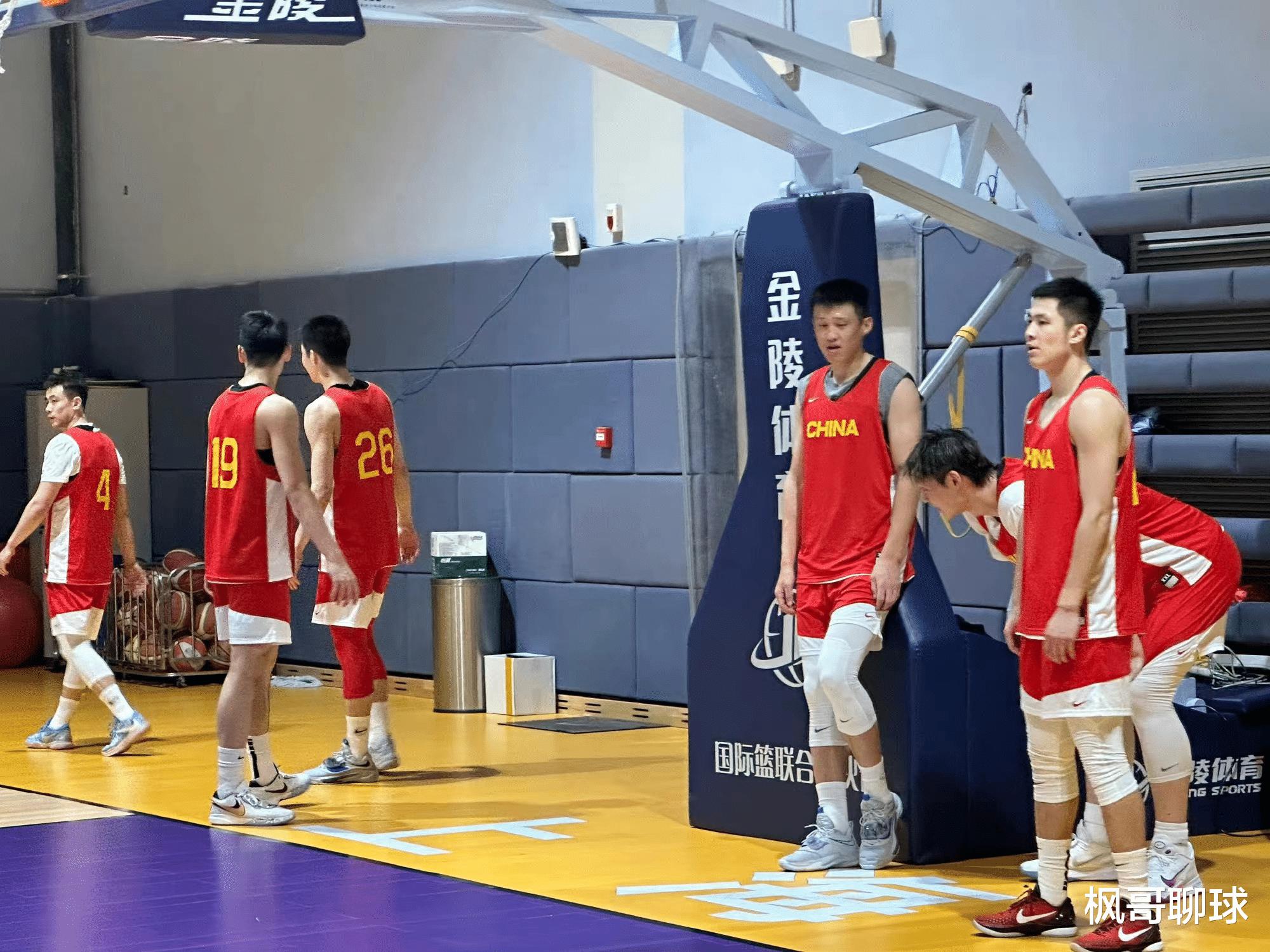 中国男篮登上第一！新疆男篮撕破脸皮，中国女篮多人冲击WNBA(4)