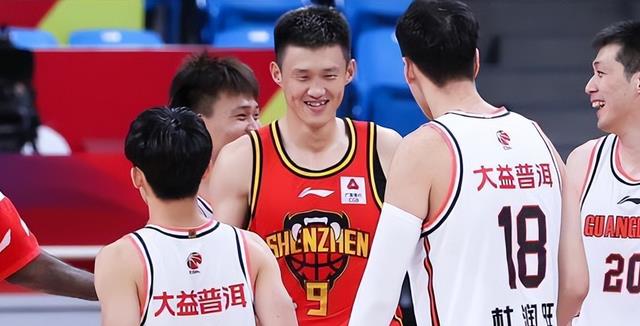 本赛季加盟到深圳男篮，周鹏将来还有机会重新回到广东男篮吗？(3)